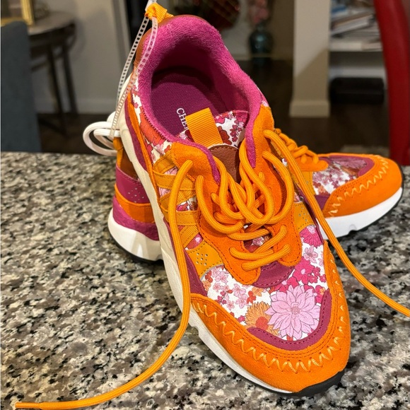 Woman sneakers - Picture 2 of 6